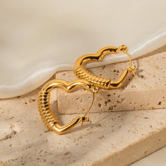 Exquisite Fashion – 18K Gold Heart Bread Design Earrings