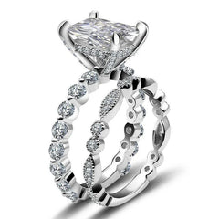Eternal Brilliance – Diamond-Studded Luxury Ring