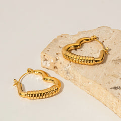 Exquisite Fashion – 18K Gold Heart Bread Design Earrings