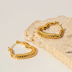 Exquisite Fashion – 18K Gold Heart Bread Design Earrings