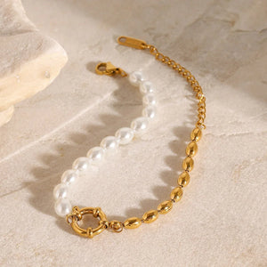 Golden Harmony – 18K Gold Hollow Circle and Pearl Chain Bracelet