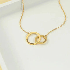 Lumière Bond – Custom Interlocking Name Rings Necklace