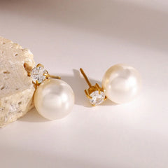 Golden Grace – 18K Gold Earrings with Inlaid Pearl Elegance
