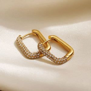Exquisite Dazzling – 18K Gold Oval with U-Shaped Diamond Earrings