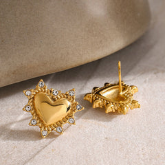 Heartspark – 18K Gold Heart-Shaped Diamond Statement Earrings