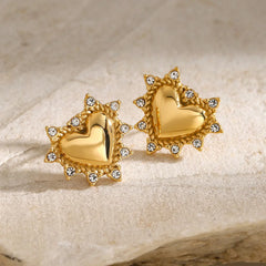 Heartspark – 18K Gold Heart-Shaped Diamond Statement Earrings