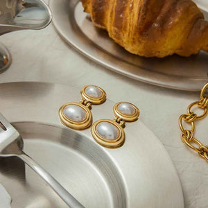 Oval Pearl Earrings – 18K Gold Inlaid Elegant Light Luxury Design