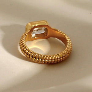 Radiant Grace β 18K Gold Exquisite Dazzling Gemstone Ring