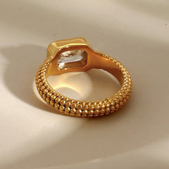 Radiant Grace – 18K Gold Exquisite Dazzling Gemstone Ring