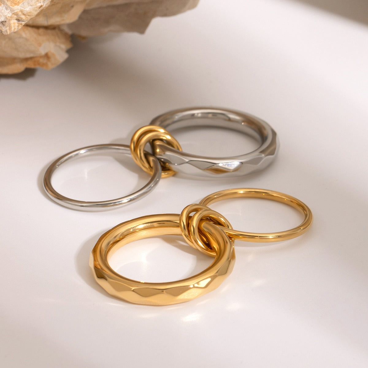 18K Gold Eclipse Duo Interlocking Double Circle Ring - Argesteel