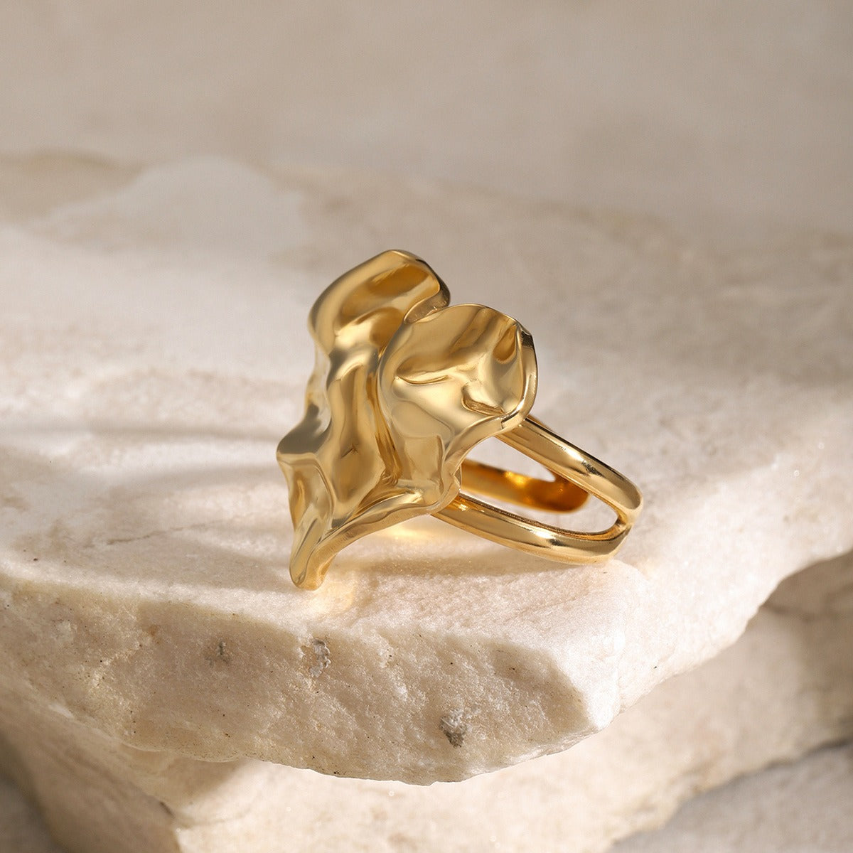 18K Gold Luna Hammered Heart Ring for Women - Argesteel