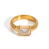 Radiant Grace – 18K Gold Exquisite Dazzling Gemstone Ring