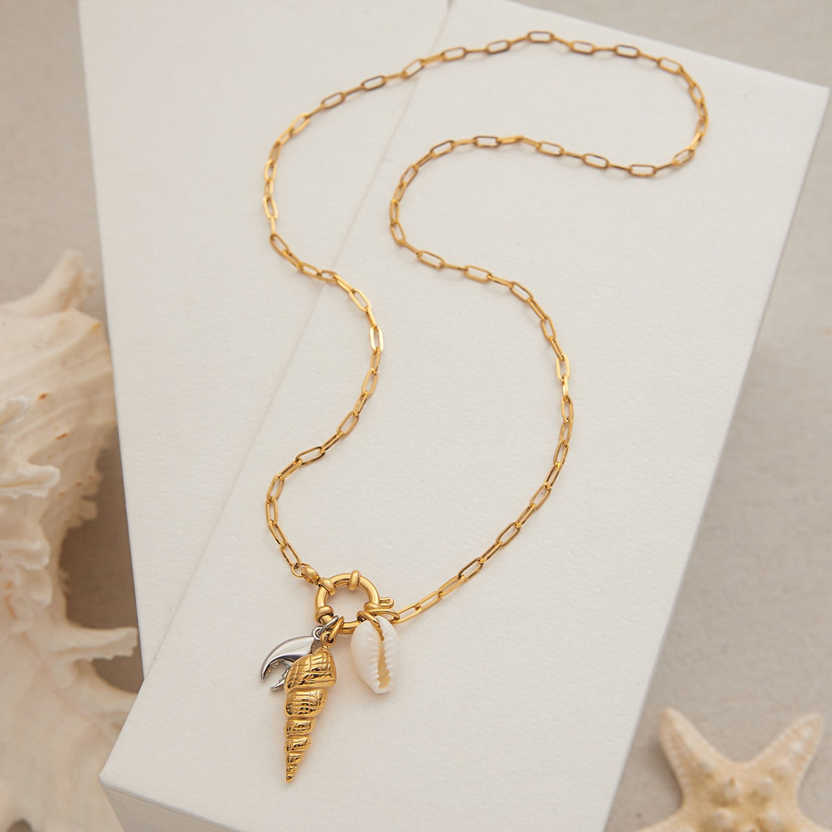 Conch Shell Pendant Necklace – 18K Gold Plated Ocean Fashion | Argesteel