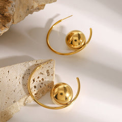 Orb Curve – 18K Gold C-Shaped Earrings with Ball Design