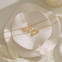 Romantic name necklace with hollow heart design