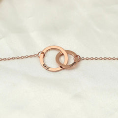 Lumière Bond – Custom Interlocking Name Rings Necklace