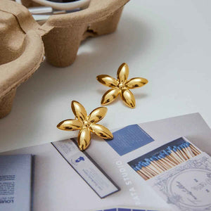 Five-Leaf Flower Design 18K Gold Flower Earrings - Light Luxury Noble Jewelry