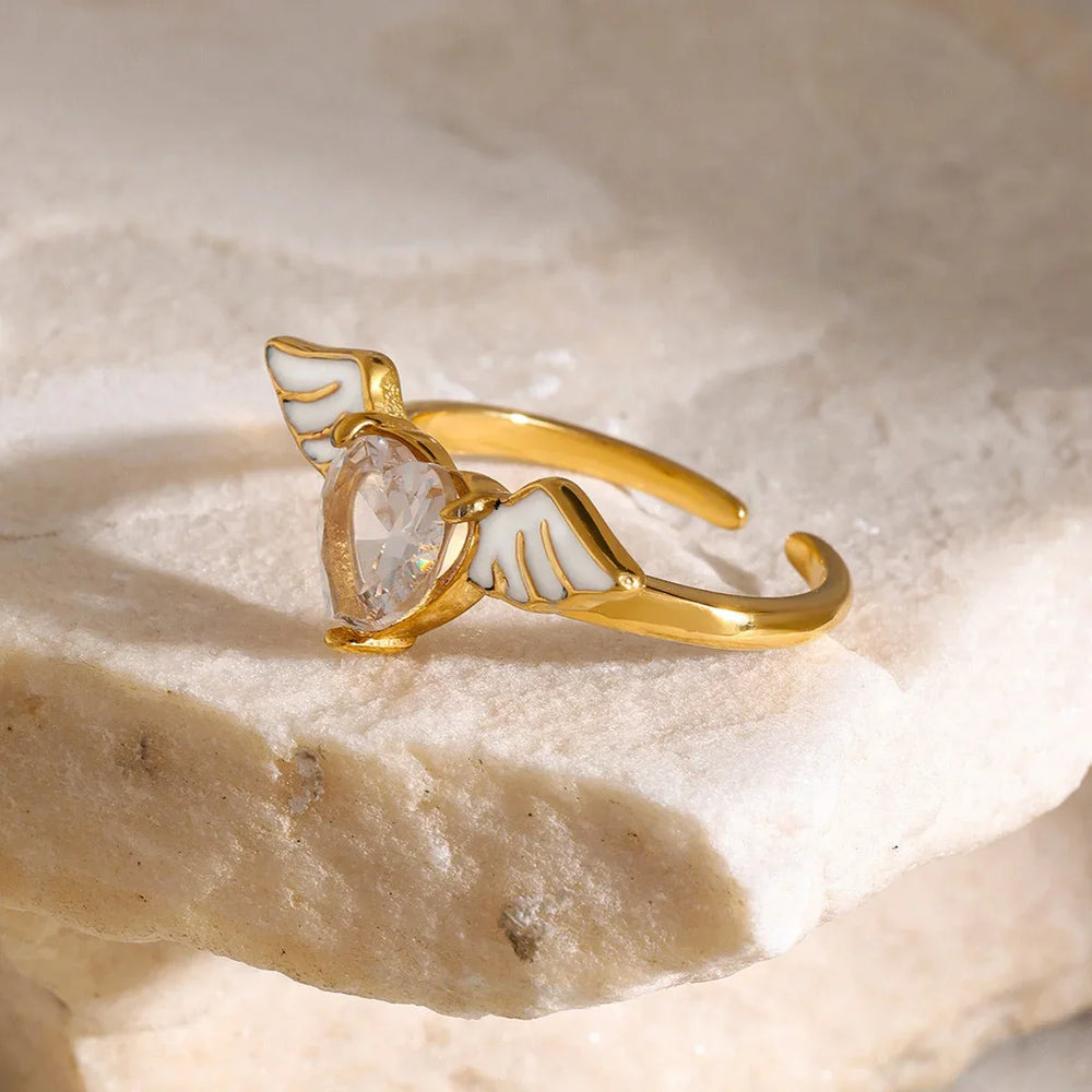 Celestial Heart 18K Gold Angel Wings Ring with Heart-Shaped Gemstone - Argesteel