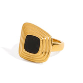 18K gold trapezoid shape ring with detailed craftsmanship