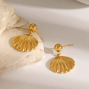 Solenne PearlShell Drop Earrings - Elegant 18K Gold Bead & Shell Design