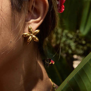 Five-Leaf Flower Design 18K Gold Flower Earrings - Light Luxury Noble Jewelry