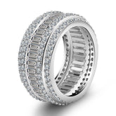 Endless Glow – Studded Ring with Exquisite Design