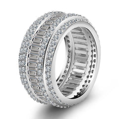 Endless Glow – Studded Ring with Exquisite Design