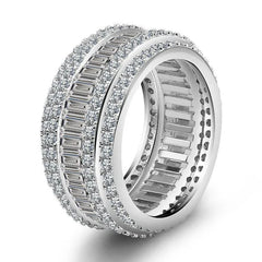 Endless Glow – Studded Ring with Exquisite Design