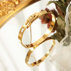 18K gold square hollow with tassel chain design exquisite unique bracelet Bracelets