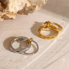 Eclipse Duo – 18K Gold Interlocking Double Circle Ring