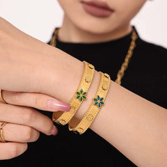 18K gold snowflake-shaped gemstone-inlaid exquisite and fashionable bracelet Bracelets