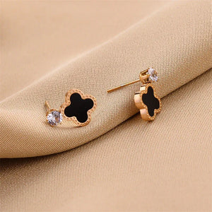 Exquisite Shine – 18K Gold Four-Leaf Clover Earrings