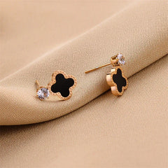 Exquisite Shine – 18K Gold Four-Leaf Clover Earrings