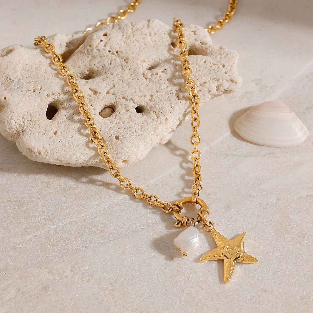Starfish Pearl Necklace Set – 18K Gold Marine-Inspired Jewelry for Ocean Lovers