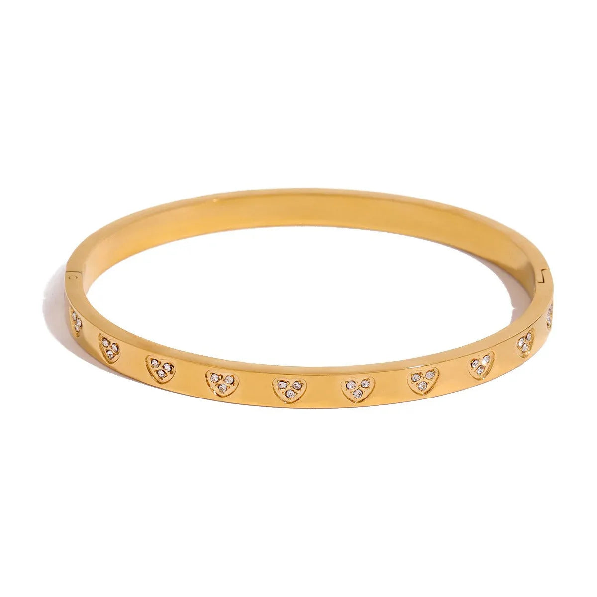 Eternal Romance – 18K Gold Heart-Shaped Diamond Luxury Bracelet