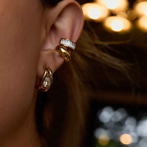 C-Shaped Gemstone Earrings – 18K Gold Modern Elegant Hoop Design