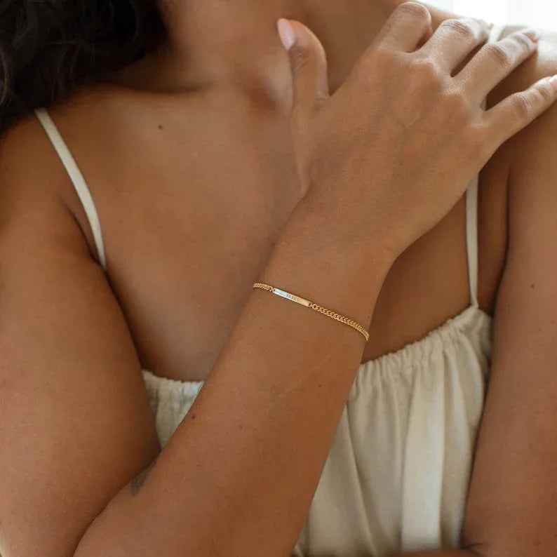 Custom Name Bracelet in 925 Sterling Silver - Personalized Light Luxury Design