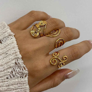 Geometric 18K Gold Thread Ring – Modern Adjustable Fashion Design