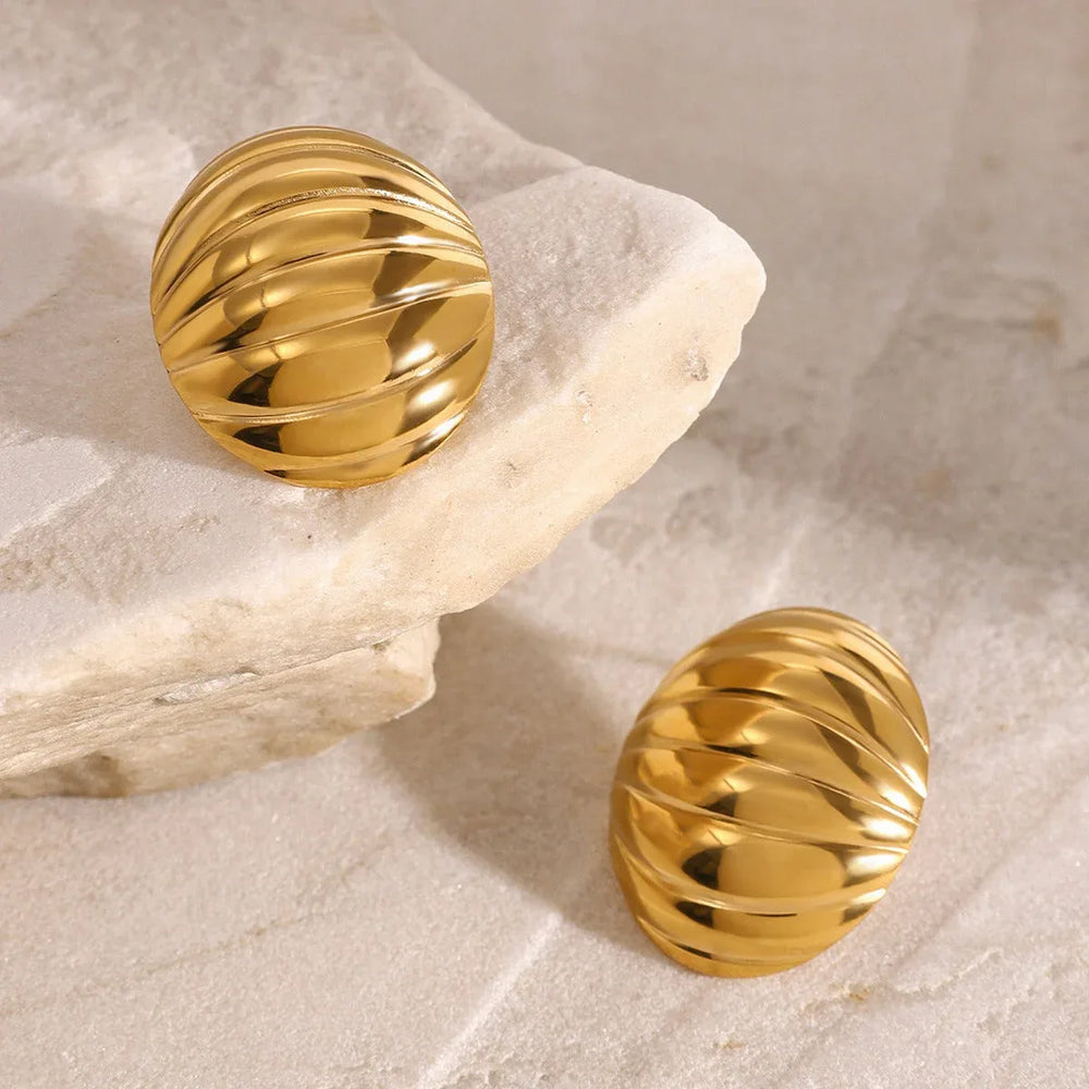 Sculpted Oval – 18K Gold Ribbed Texture Handmade Earrings