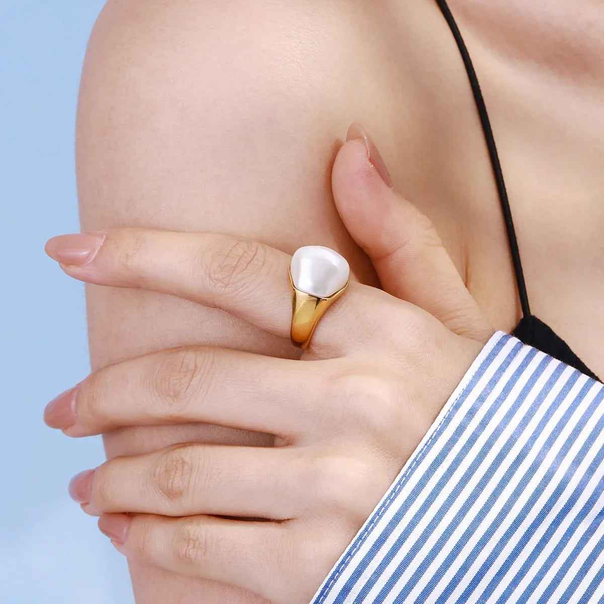 Irregular Pearl Ring – 18K Gold Trendy Modern Asymmetrical Design