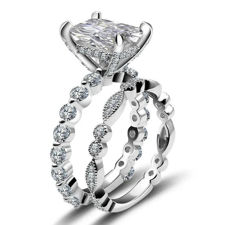 Eternal Brilliance – Diamond-Studded Luxury Ring