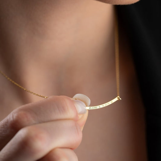 Customized Curved Bar Name Necklace - Argesteel