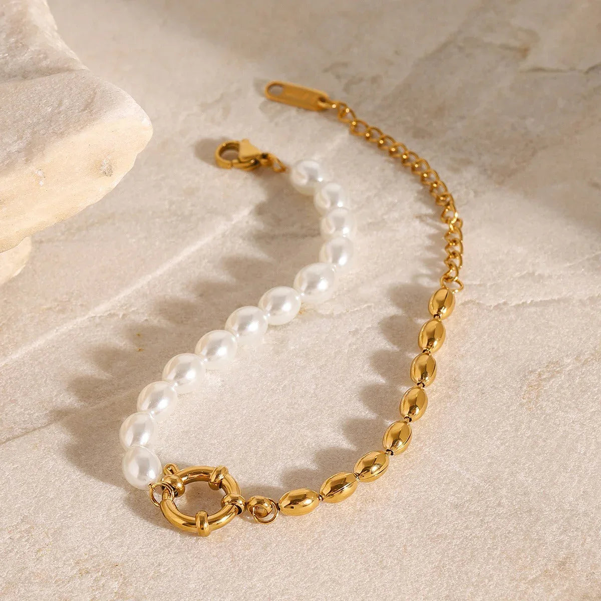 Golden Harmony – 18K Gold Hollow Circle and Pearl Chain Bracelet