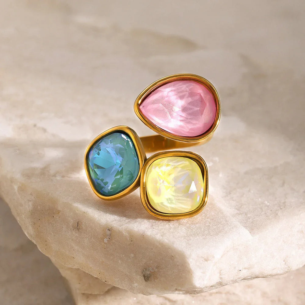Orla – 18K Gold Gem Geometry Ring