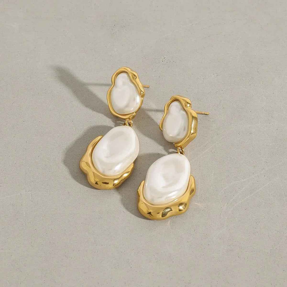 Irregular Pearl Earrings – Light Luxury 18K Gold Artistic Elegance