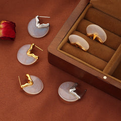Fleur d’Éventail Earrings – 18K Gold Fan Shape with Gemstone Inlay