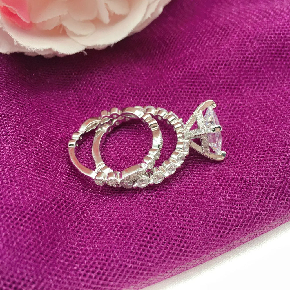 Eternal Brilliance – Diamond-Studded Luxury Ring