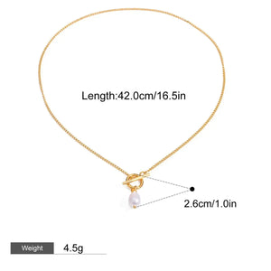 Timeless Touch – 18K Gold & Pearl Necklace