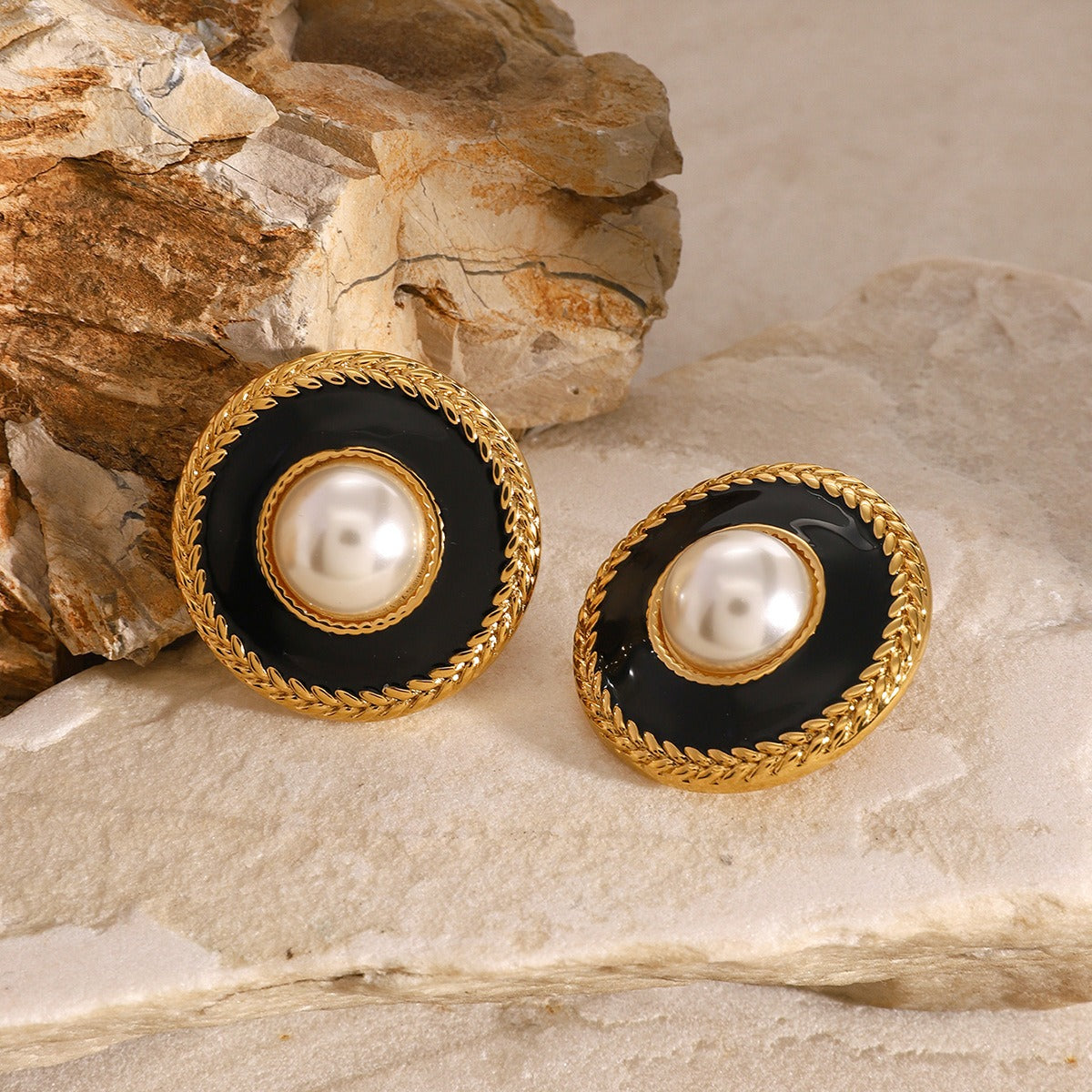 Luxury jewelry box with Luna Frame 18K pearl earrings