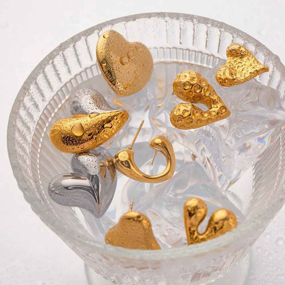 Amoura Liquid Heart Earrings – Romantic 18K Gold Hammered Design